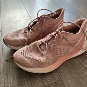 Lululemon sneakers excellent condition! Size 8.5
